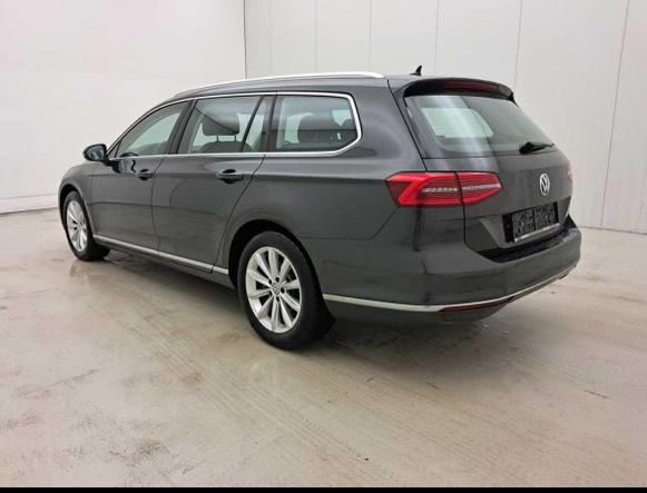 Volkswagen Passat 2.0 TDI Highline photo 2