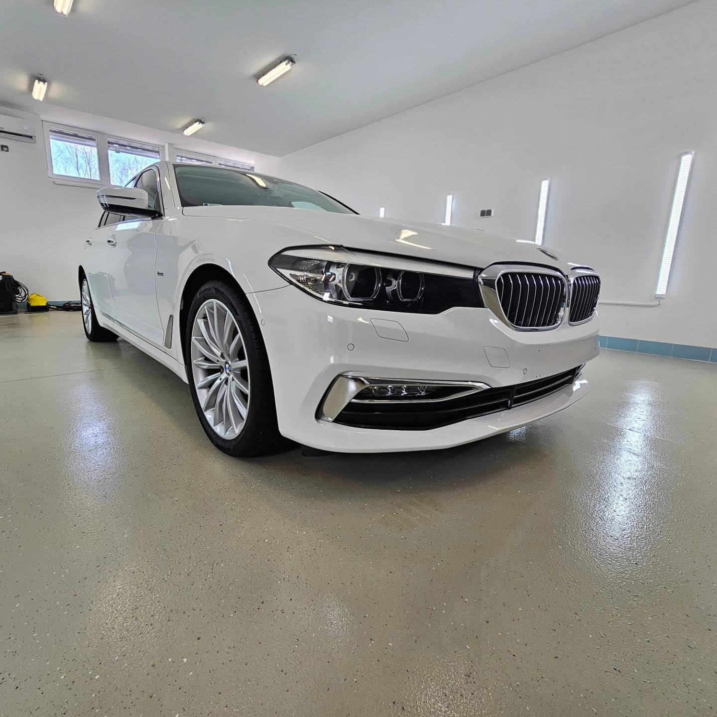 BMW 520d X-Drive Luxury Line photo 2