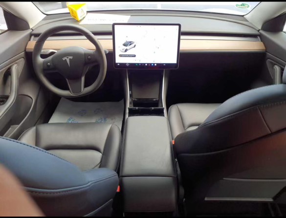 Tesla Model 3 Long Range AWD photo 4