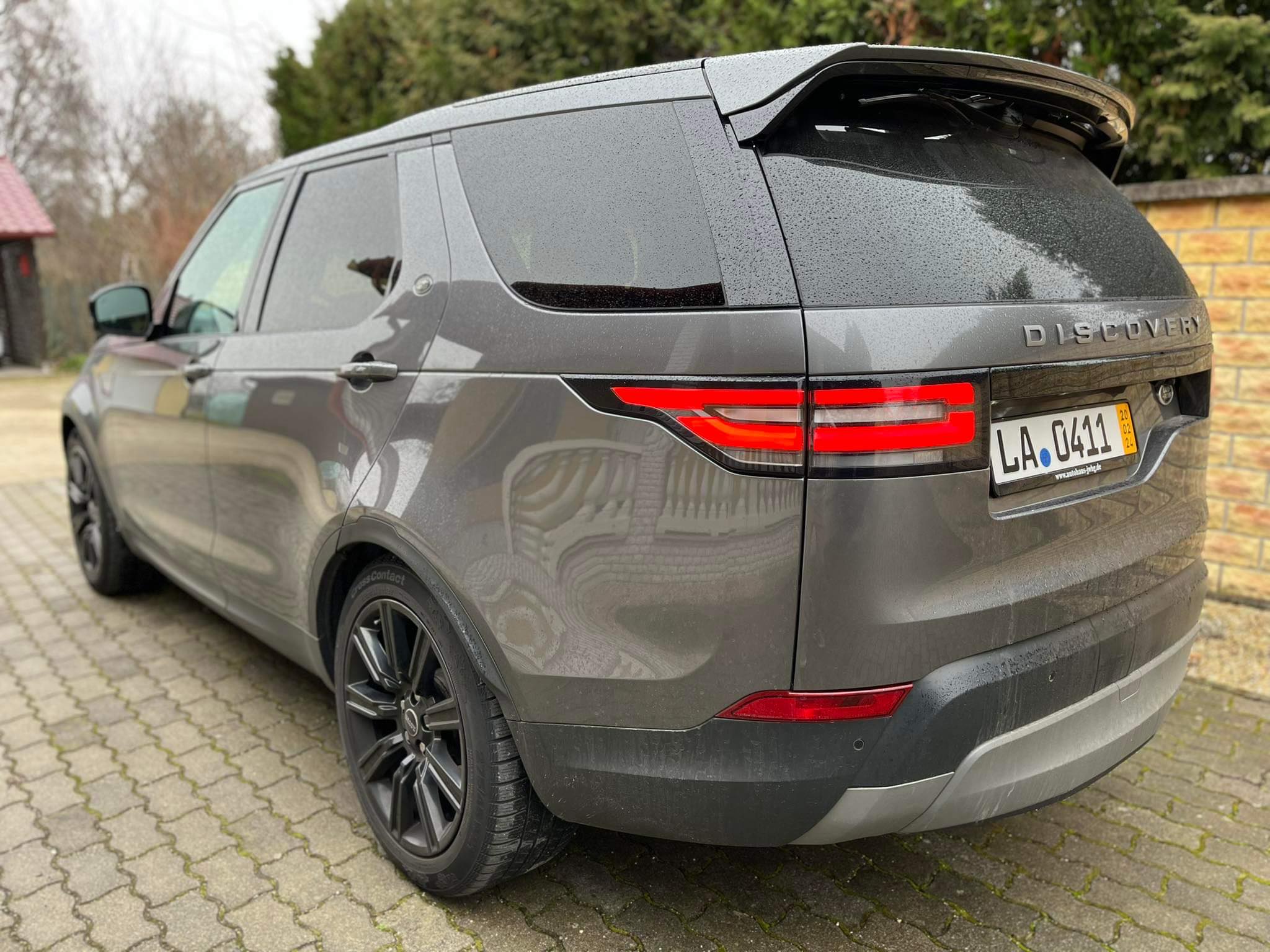 Land Rover Discovery 3.0d photo 3